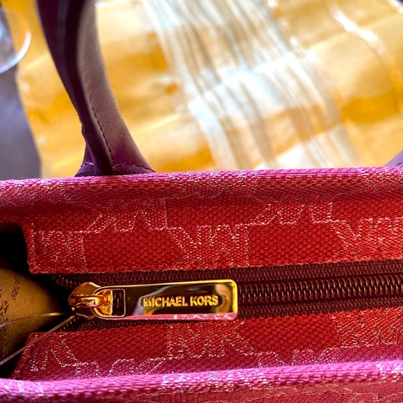 New with Tags - Michael Kors combination purse and wallet. - Picture 6 of 15